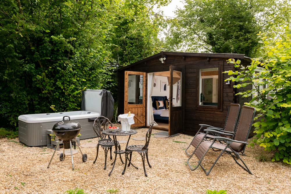 Copperbeech Hut Luxury holiday chalet with hot tub in Dorset. Sleeps 2 guests | Downwood Holidays